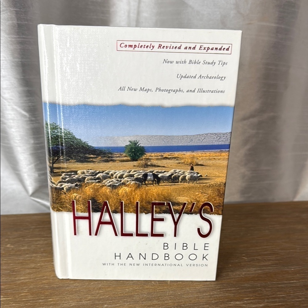 Halley’s Bible Handbook Hardcover with Maps, Photographs & Illustrations Book